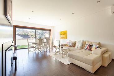 Private Modern Home, Fully Equipped, Near Historic Braga Centre
