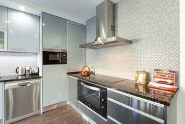 Private Modern Home, Fully Equipped, Near Historic Braga Centre