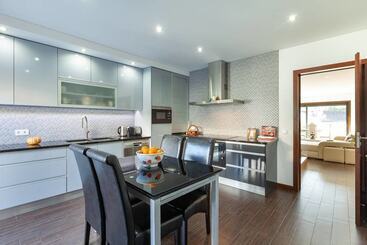 Private Modern Home, Fully Equipped, Near Historic Braga Centre