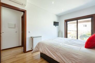 Private Modern Home, Fully Equipped, Near Historic Braga Centre