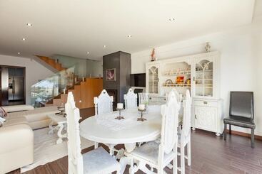 Private Modern Home, Fully Equipped, Near Historic Braga Centre