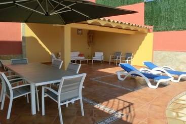 104648    Villa In Blanes