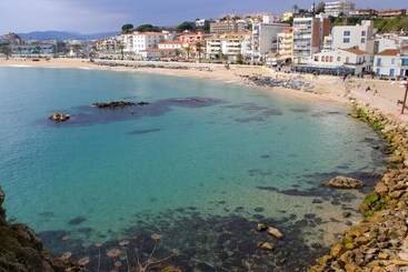 شقق خاصة سياحية 104656    Villa In Blanes