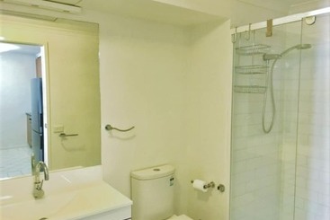Readyset Apartments On Kavanagh
