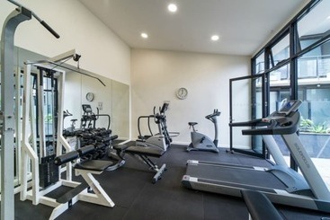 Readyset Apartments On Kavanagh