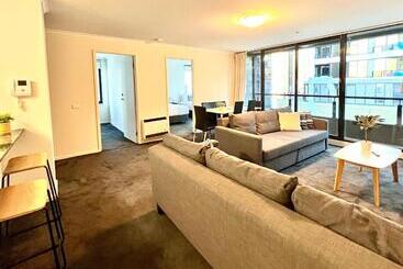 Readyset Apartments On Kavanagh