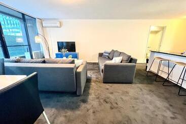 Readyset Apartments On Kavanagh