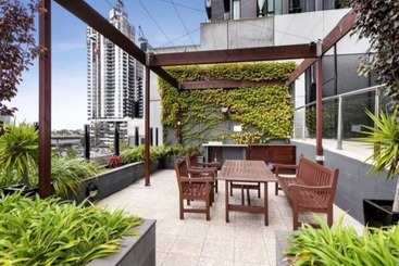 Readyset Apartments On Kavanagh