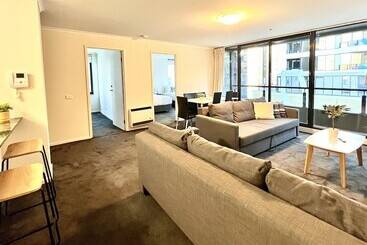 Readyset Apartments On Kavanagh