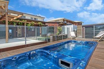 10 Ocean Drive