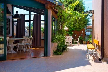 Apartments With Pool 992