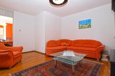 Apartments Nadia 1493