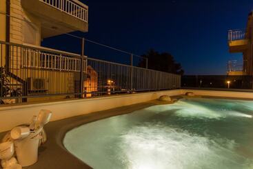 Luxury Apartments Royal M With Pool