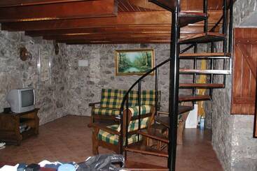 Traditional Madeira Cottage   Etc Madeira