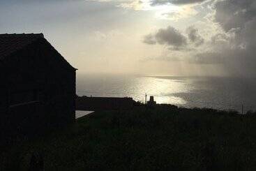 Serreta Island Home Al