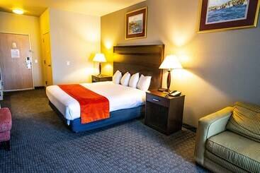 Bayvue Hotel, Resort & Suites