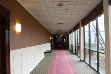 Ramada By Wyndham Lansing Hotel & Conference Center