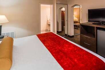 هتل Best Western Galleria Inn & Suites
