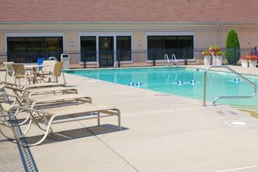 هتل Best Western Galleria Inn & Suites
