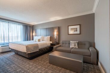 هتل Best Western Premier Airport/expo Center