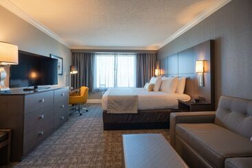 هتل Best Western Premier Airport/expo Center