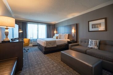 هتل Best Western Premier Airport/expo Center