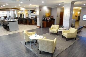هتل Best Western Premier Airport/expo Center