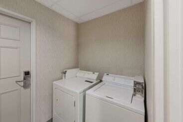 هتل Comfort Inn & Suites Tipp City Dayton North I 75