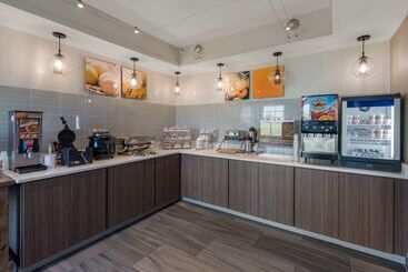 هتل Comfort Inn & Suites Tipp City Dayton North I 75