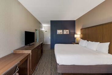 هتل Comfort Inn & Suites Tipp City Dayton North I 75