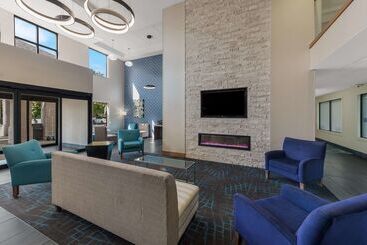 هتل Comfort Inn & Suites Tipp City Dayton North I 75