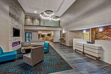 هتل Comfort Inn & Suites Tipp City Dayton North I 75