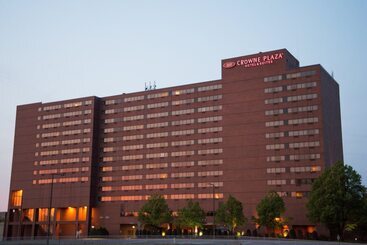 هتل Crowne Plaza Suites Msp Airport Mall Of America, An Ihg