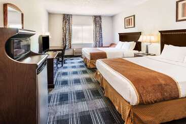 هتل Days Inn & Suites By Wyndham Vancouver