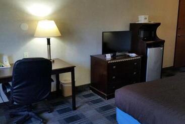 هتل Days Inn & Suites By Wyndham Vancouver