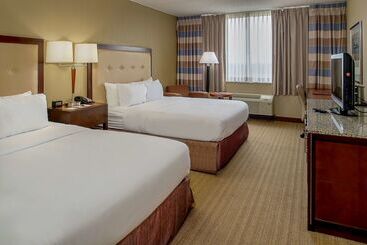 هتل Doubletree By Hilton St. Louis   Westport