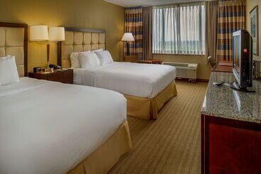 هتل Doubletree By Hilton St. Louis   Westport