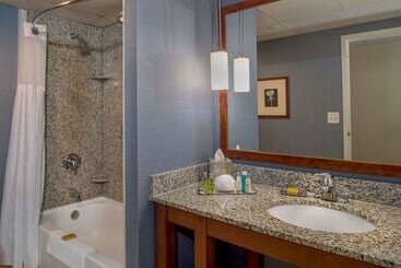 هتل Doubletree By Hilton St. Louis   Westport