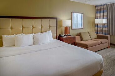 هتل Doubletree By Hilton St. Louis   Westport