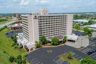 هتل Doubletree By Hilton St. Louis   Westport