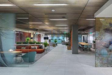 هتل Eastlund, Best Western Premier Collection