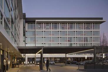 هتل Eastlund, Best Western Premier Collection