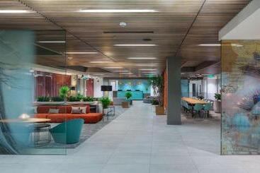 هتل Eastlund, Best Western Premier Collection