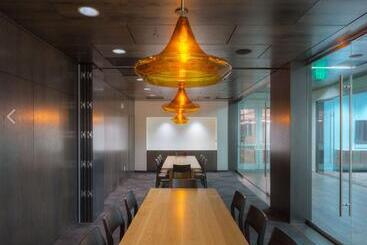 هتل Eastlund, Best Western Premier Collection