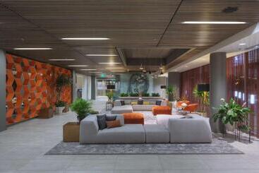 هتل Eastlund, Best Western Premier Collection
