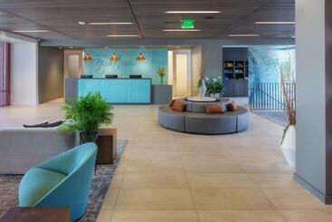 هتل Eastlund, Best Western Premier Collection