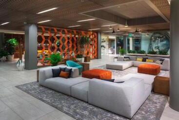 هتل Eastlund, Best Western Premier Collection