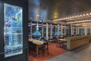 هتل Eastlund, Best Western Premier Collection