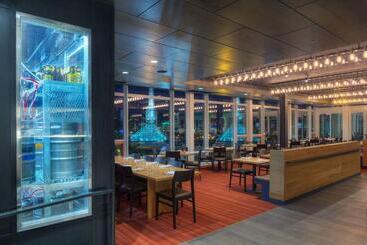 هتل Eastlund, Best Western Premier Collection