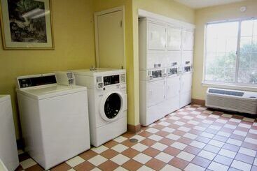 هتل Extended Stay America Suites  Clearwater  Carillon Park